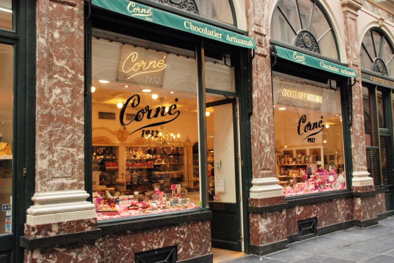 vente-TOURVES-min_chocolate_chocolaterie_shop_luxury_chic_gallery_brussels_belgium-558146